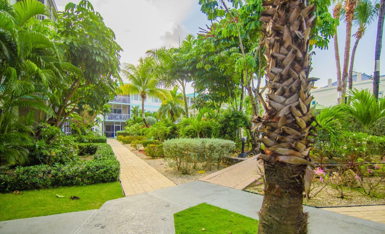 Seven Mile Beach Resort George Town Exterior foto